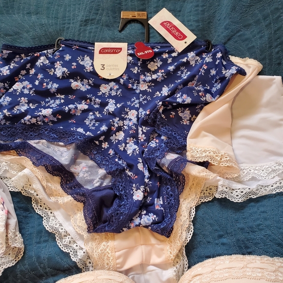 Matching Bra and panties - Picture 2 of 3